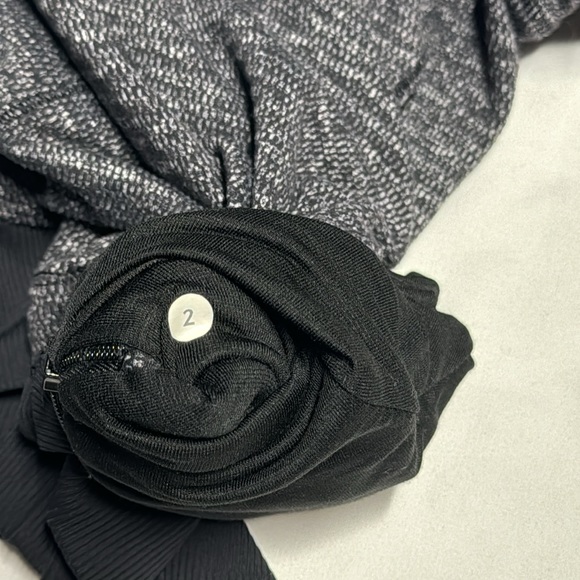Women’s lululemon half zip long sleeve athletic wear size 2 black and gray - Picture 6 of 9
